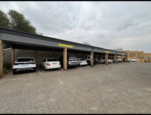 118M² OFFICE TO LET IN SUNNYROCK